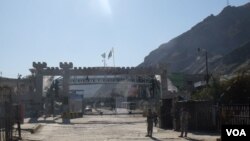 گذرگاه تورخم از شش روز به این‌سو به روی مسافران و تجارت مسدود است.