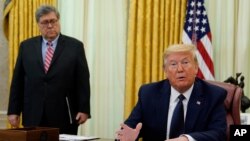Shugaba Donald Trump da Antoni Janar Barr 