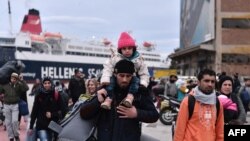 Daruruwan 'yan gudun hijira suke tsarawa kasar Yurkiya saboda gujewa kaungiyar ISIS