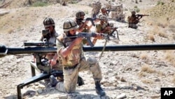 جنوبی وزیرستان میں پاکستانی فوج (فائل فوٹو)