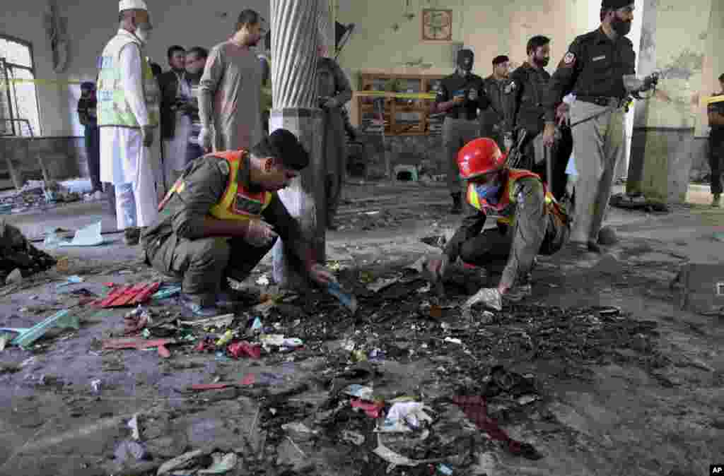 گزشتہ ماہ سے اب تک خیبر پختونخواہ میں ہونے والا یہ تیسرا دھماکہ ہے۔ 29 ستمبر کو 24 گھنٹے کے دوران 2 دھماکے ہوئے تھے جس میں مجموعی طور پر 9 افراد جاں بحق جبکہ متعدد زخمی ہوگئے تھے۔