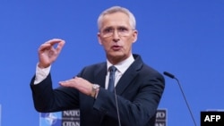 Генеральний секретар НАТО Єнс Столтенберг виступає під час пресконференції в штаб-квартирі НАТО в Брюсселі 14 червня 2024 р. (Фото^ SIMON WOHLFAHRT / AFP)