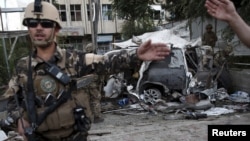 Sojojin Afghanistan ke gadi a wani wuri da aka kai harin bam