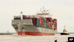 FILE - Kapal kargo ASL Bauhinia sedang berlayar di lepas pantai Melbourne, Australia, 13 November 2022. (Foto: Bjorn Bjornesjo via AP)