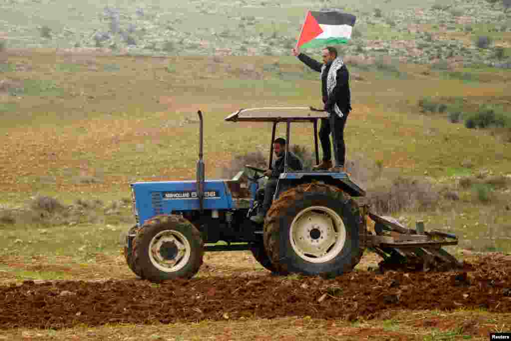 یاد رہے کہ انیسویں صدی تک فلسطین میں یہودیوں کی کل آبادی پانچ فی صد کے لگ بھگ تھی۔ فلسطین کا دارالحکومت بیت المقدس تھا۔ بیت المقدس کو اسرائیلی یروشلم کہتے ہیں اور یہ مسلمانوں، یہودیوں اور عیسائیوں تینوں مذاہب کے ماننے والوں کے لیے مقدس شہر سمجھا جاتا ہے۔