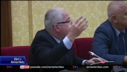 Shqipëri, Parlamenti debaton për aeroportet