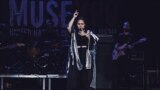 Penyanyi Neonomora saat tampil di ajang "MUSEXPO" di Los Angeles, California (dok: Neonomora)