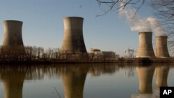 FILE - Three Mile Island nuclear power plant seen on the Susquehanna River, Middletown, Pennsylvania, Mar 28, 2004. 