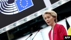 Президентка Європейської Комісії Урсула фон дер Ляєн виступає під час дебатів щодо невідкладних рішучих кроків і непохитної підтримки України в рамках пленарного засідання в Європейському парламенті в Страсбурзі, Франція, 11 березня 2025 року. (AFP)