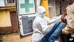 Masu kula da wadanda suka kamu da cutar ebola
