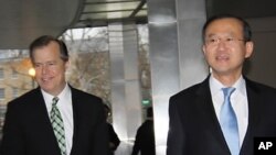 글린 데이비스(좌) 미국 국무부 대북정책 특별대표와임성남(우) 외교통상부 한반도평화교섭본부장.(자료사진)
