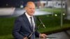 Almanya Başbakanı Olaf Scholz, ülkedeki siyasi krize rağmen tatilde olduğu için eleştiriliyor.