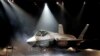 Lockheed Martin F-35 Joint Strike Fighter dalam sebuah upacara di Fort Worth, Texas. Sejumlah orang berkumpul di Kuala Lumpur pada 7 Mei mendesak pemerintah agar mengusir “para penjual senjata pembunuh” yang memasok senjata ke Israel, dari sebuah pameran pertahanan.(Foto: AP)