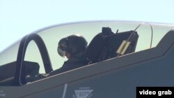 미국 록히드마틴 사의 F-35 전투기 조종석.