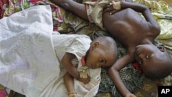 Yara marasa lafiya suna kwance a gida