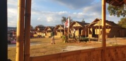 Bangunan Hunian Sementara (Huntara) yang terbuat dari material bambu di Kelurahan Poboya, kecamatan Mantikulore, Kota Palu, Sulawesi Tengah. (3/8/2019). Foto : Yoanes Litha