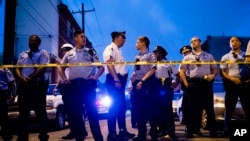Policajci na licu mesta, nakon pucnjave u Filadelfiji, 14. avgusta 2019.