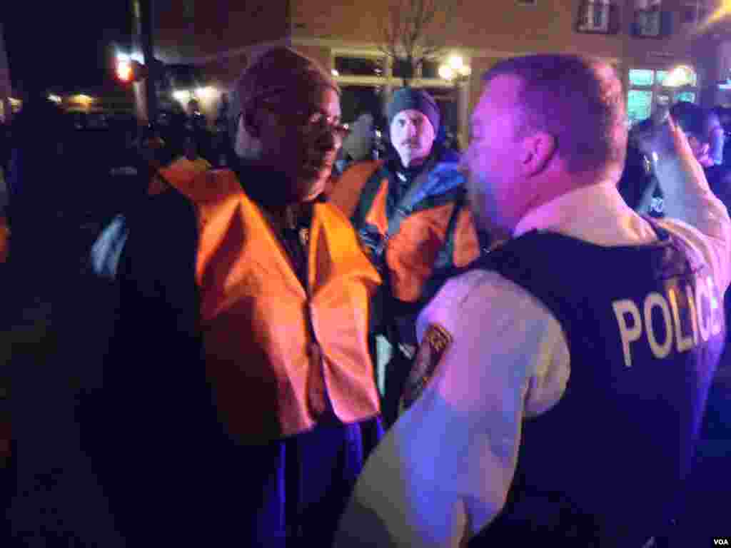 Unrest on the streets of Ferguson after a grand jury decided not to indict police officer Darren Wilson in the death of Michael Brown, Ferguson, Missouri, Nov. 24, 2014. (Kane Farabuagh/VOA)