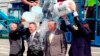 กระแสใหม่โลกออนไลน์ "Ice Bucket Challenge" คำท้าที่มาพร้อมถังน้ำแข็ง 