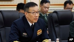 Menteri Pertahanan China Dong Jun saat menghadiri pertemuan dengan Menter Pertahanan Rusia Sergei Shoigu di Astana, Kazakhstan, 26 April 2024. (Foto: Vadim Savitsky, Russian Defense Ministry Press Service via AP)