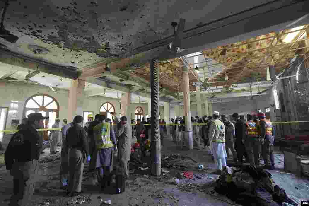 مقامی میڈیا میں عینی شاہدین کے حوالے سے بتایا جارہا ہے کہ دھماکے کے وقت مدرسے میں لوگوں کی بڑی تعداد موجود تھی۔