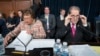 Ketua Komite Alokasi DPR, Nita Lowey, D-NY, kiri, dan Jose Serrano, kanan, memimpin sesi tanya jawab dengan Jaksa Agung, William Barr, di Washington, D.C., Selasa, 9 April 2019 (foto: AP Photo/J. Scott Applewhite)
