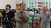 ตลาดหุ้นจีนร่วงอีก 7.6% ธนาคารกลางจีนเร่งลดดอกเบี้ยเพื่อบรรเทาผลกระทบ