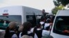 Migrantes se agolpan ante opción de salir del sur de México