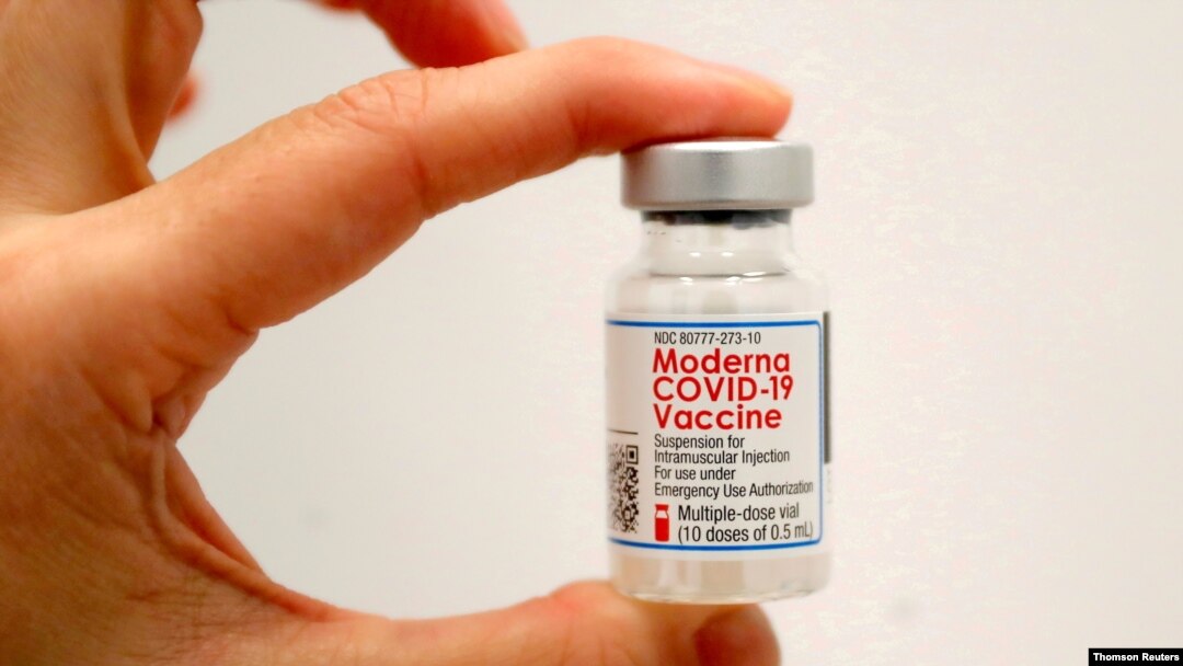 FILE PHOTO: SOMOS Community Care administers Moderna COVID-19 Vaccine at pop-up site in New York