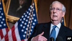 Pemimpin Senate Mayoritas dari Partai Republik, Mitch McConnell, dalam konferensi pers di Capitol, Washington, 8 Desember 2020.