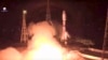 រូបឯកសារ៖ រ៉ុក្កែត Soyuz របស់រុស្ស៊ីបានចេញហោះហើរ​ចេញពី​មូលដ្ឋាន​​ស្ថានអវកាស​របស់​រុស្ស៊ី​ នៅតំបន់ Baikonur ប្រទេសកាហ្សាក់ស្ថាន កាលពីថ្ងៃទី២៤ ខែវិច្ឆិកា ឆ្នាំ២០២១។ (Roscosmos Space Agency Press Service photo via AP)