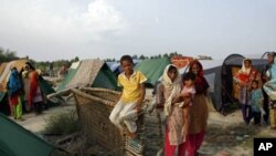 اس سال مریضوں کی تعداد میں غیر معمولی اضافے کی وجہ سیلاب، اس کے نتیجے میں ہونے والی نقل مکانی اور متاثرہ علاقوں میں صفائی کی خراب صورتحال ہے۔