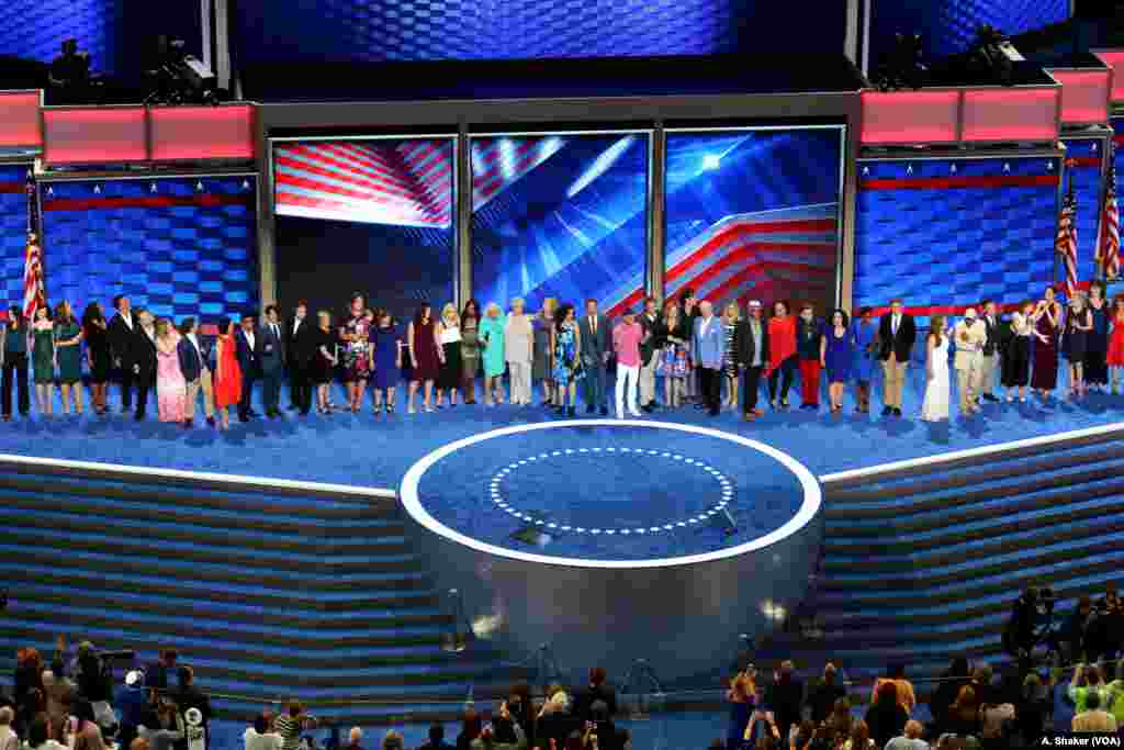Shugaban Amurka Barack Obama da Mataimakinsa Joe Biden, sun yi jawabi a rana ta uku a babban taron Democrat da ake yi a Philadelphia