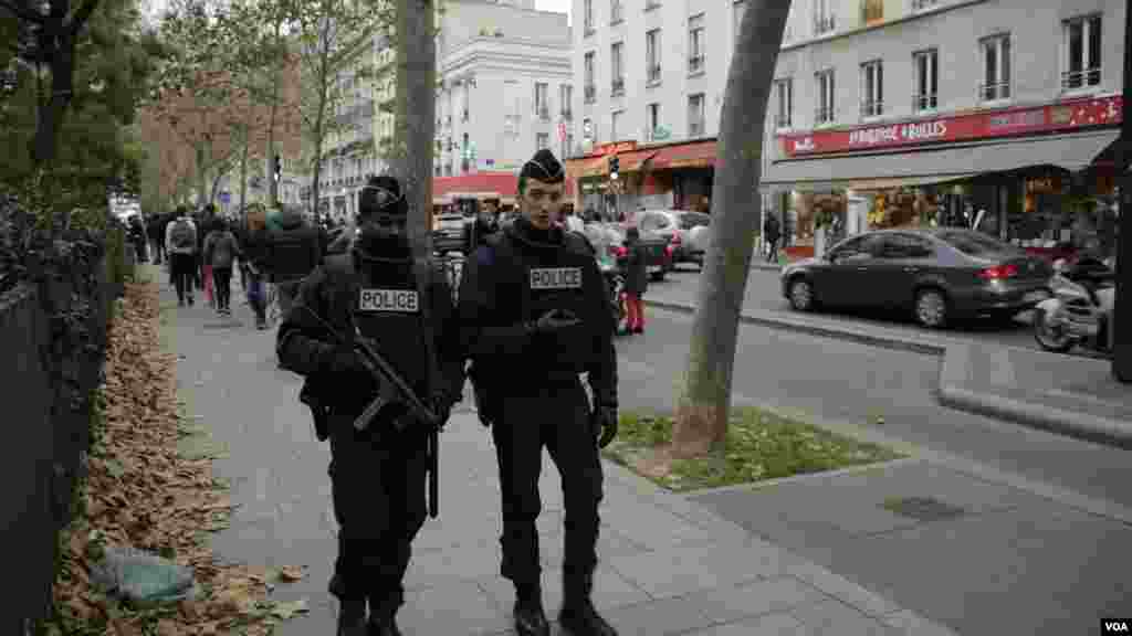 Faransa tana farautar masu hannu a hare-Hharen Paris, Nuwamba 14, 2015.