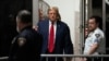 Mantan Presiden AS Donald Trump hadir di gedung pengadilan kriminal Manhattan di New York, pada 15 April 2024. (Foto: Jeenah Moon/Pool via Reuters)