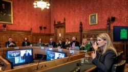 Bivša analitičarka podataka u Fejsbuku Frensis Haugen svedoči pred odborom britanskog parlamenta, 25. oktobra 2021.