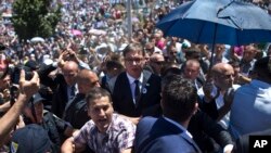 Premijer Srbije tokom incidenta u Potočarima