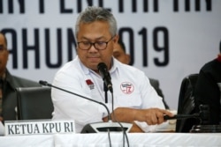 Ketua Komisi Pemilihan Umum Arief Budiman saat mengumumkan hasil pilpres April 2017, di kantor pusat KPU di Jakarta, 21 Mei 2019. (Foto: Reuters)