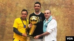 ზაზა ფაჩულია კოტე ტუღუშთან და შიო ხეცურიანთან (მარჯვნივ) ერთად