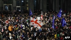 Архівне фото: протести в Тбілісі, після рішення влади відкласти євроінтеграцію. Фото від 29 листопада 2024 року
