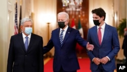 Dari kiri: Presiden Meksiko Andrés Manuel López Obrador, Presiden AS Joe Biden, dan PM Kanada Justin Trudeau pada pertemuan di Gedung Putih, Washington DC, 18 November 2021.