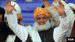 مولانا فضل الرحمن حکومت کے حوالے سے سخت موقف رکھتے ہیں۔ 