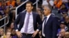 Igor Kokoškov i trener Sakramento Kingsa Luk Volton tokom utakmice sa Finiksom, 23. oktobra 2019. (Foto: AP/Rick Scuteri) 