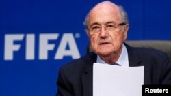 Novoizabrani predsednik FIFA Sep Blater na konferenciji za novinare u Cirihu