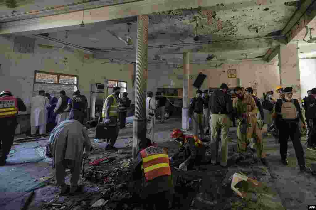 فوری طور پر دھماکے کی نوعیت سے متعلق سرکاری طور پر کچھ نہیں بتایا گیا تاہم عینی شاہدین کا کہنا ہے کہ دھماکہ دیسی ساختہ ریموٹ کنٹرول کا تھا۔