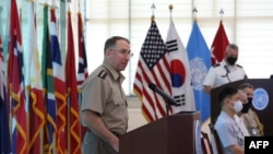 지난 7월 판문점에서 열린 한국전 정전 67주년 기념식에서 로버트 에이브럼스 주한미군 사령관 겸 유엔군사령관이 연설했다. 