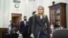 Bivša zaposlena u Fejsbuku i uzbunjivač Frensis Hojgen uoči svedočenja u Senatu (Foto: AP/Jabin Botsford/The Washington Post)