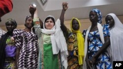 Mai fafutukar Ilimin mata ta kasar Pakistan Malala Yousafzai da 'yan matan Chibok