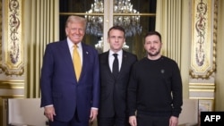 ရွေးကောက်ခံသမ္မတ Donald Trump ယူကရိန်းသမ္မတ Volodymyr Zelenskyy ပြင်သစ်သမ္မတ Emmanuel Macron တို့နဲ့ ပါရီမြို့တော်မှာ စနေနေ့က တွေ့ဆုံ