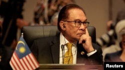 FILE: Perdana Menteri Malaysia Anwar Ibrahim menghadiri KTT ke-26 ASEAN-China pada KTT ASEAN ke-43 di Jakarta, 6 September 2023. (Yasuyoshi Chiba/Pool via REUTERS)